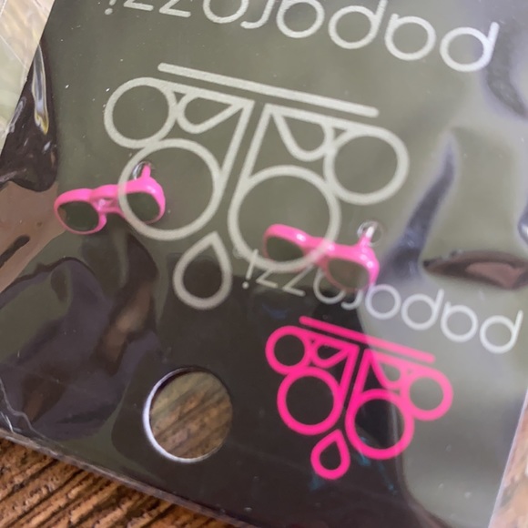 Lot of Paparazzi Stud Earrings - Picture 4 of 5
